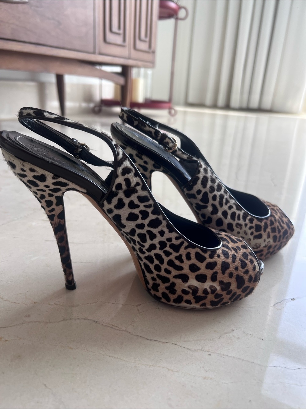 Vintage Gucci Leopard Print Peep-Toe Slingback Heels - Picture 2 of 7